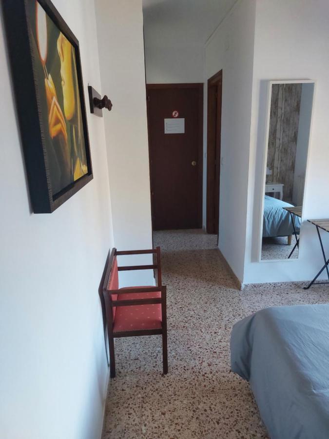 Hostal Braseria Tivissa Kültér fotó
