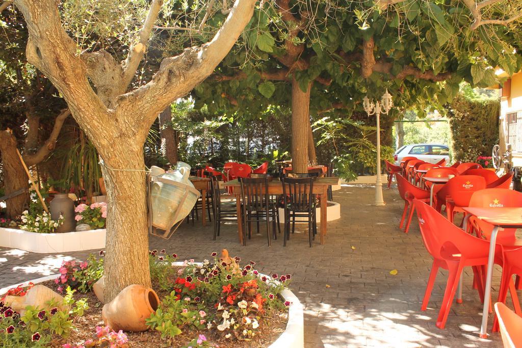Hostal Braseria Tivissa Kültér fotó